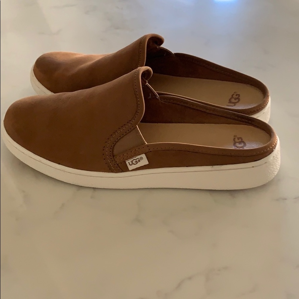 Super cute Ugg backless sneakers/mules